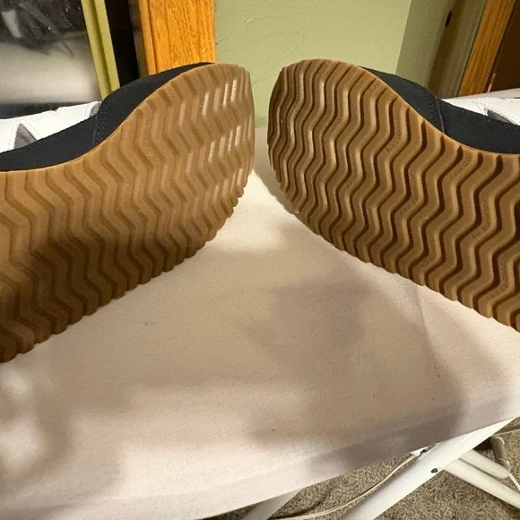 New Balance Men's 237 V1 Sneaker - Picture 4 of 4